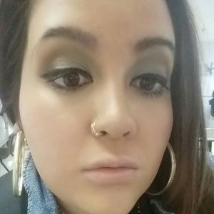 Meet your Posher, Adrianna